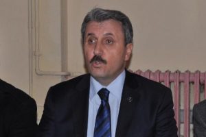 Demokratik &uuml;lkede siyaset yargıya m&uuml;dahale etmez