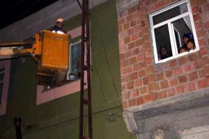 Ka&ccedil;ak elektrik kullananlara akşam baskını