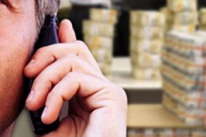 R&uuml;şvet alan &ccedil;ocuğa baba nasihatı: Dikkat dinlenebilirsin!