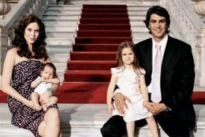 Demet Şener ve İbrahim Kutluay evleri ayırdı...