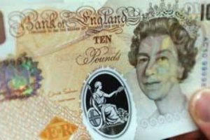 İngiltere'de paralar plastik