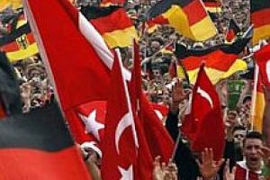 Almanya'daki T&uuml;rkler'e uyarı!