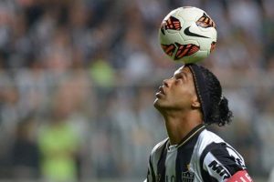 Mineiro'yu Ronaldinho da kurtaramadı: 3-1