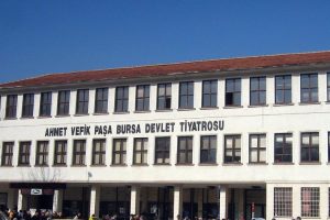Bursa Devlet Tiyatrosu'ndan &uuml;&ccedil; oyun