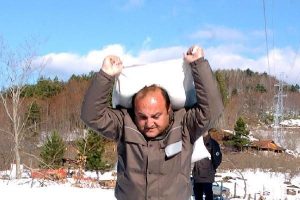 1 ton yem bırakıldı