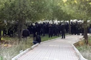 Ege &Uuml;niversitesi karıştı!