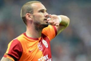 Sneijder a&ccedil;ıkladı!