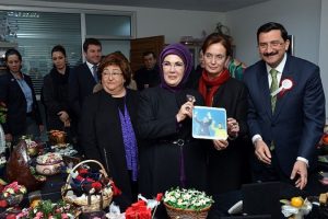Emine Erdoğan'dan "girişimci kadınlara" sertifika