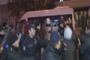 Taksim'de biber gazlı m&uuml;dahale