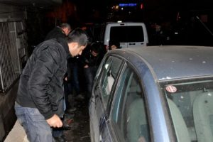 Park halindeki otomobilden hırsızlık