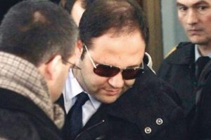 Polis "&ccedil;akmakla" takip etmiş