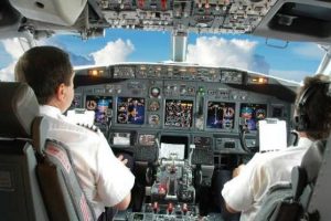 Pilotun sandvi&ccedil;i iki saat r&ouml;tara neden oldu