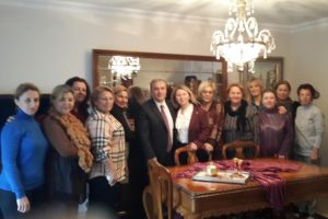 Adnan Bıyıklı ev ziyaretlerini s&uuml;rd&uuml;r&uuml;yor