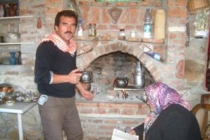 Odun ateşinde &ccedil;ay keyfi