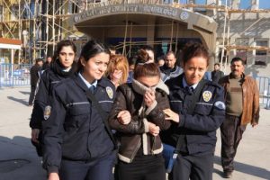 Cinsel organına bakın ne saklamış?