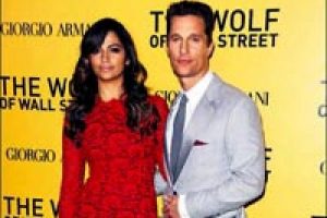 Camila Alves d&uuml;zg&uuml;n fiziğiyle dikkat  &ccedil;ekiyor...