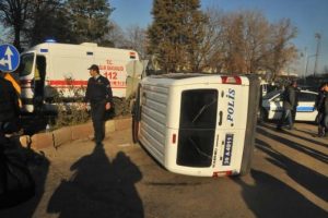 Polis otosuna &ccedil;arpttı