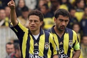 &Uuml;mit &Ouml;zat'tan &ccedil;arpıcı a&ccedil;ıklamalar!