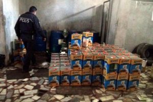 150 teneke pamuk yağı ele ge&ccedil;irildi