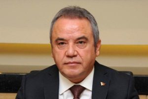 Belediye başkanına hırsızlık şoku