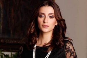 &Ouml;zge Ulusoy'dan sert &ccedil;ıkış!