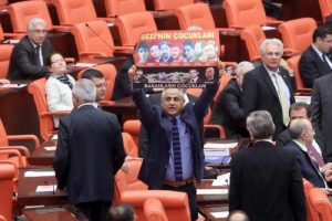Meclis'te 'd&ouml;viz' gerginliği