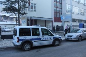 Deney yapılan laboratuvarda patlama: 3 yaralı