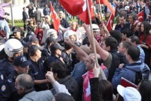 Bursa'da 'Andımız' pankartına soruşturma
