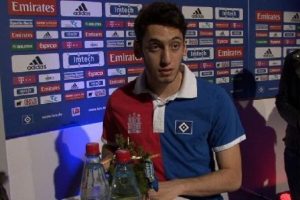 Hakan &Ccedil;alhanoğlu'nun favorisi Galatasaray