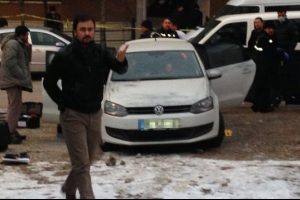 Emniyet amiri aracında &ouml;l&uuml; bulundu