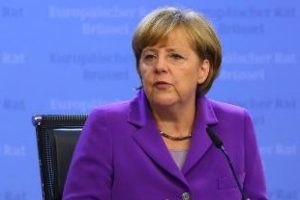 Merkel, Ukrayna'ya AB kapısını a&ccedil;ık tutuyor
