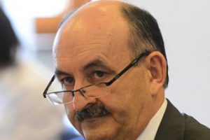 M&uuml;ezzinoğlu'ndan istifa resti
