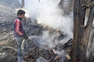 4 kişilik aile sokakta kaldı