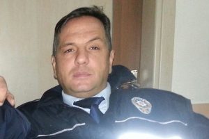 Evinde kalp krizi ge&ccedil;iren polis hayatını kaybetti