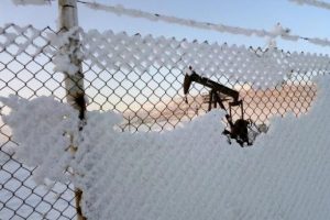 Beyaz esaret, petrol &uuml;retimini d&uuml;ş&uuml;rd&uuml;