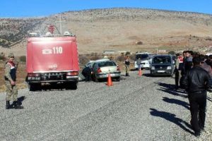 D&uuml;ğ&uuml;n ile cenaze konvoyu &ccedil;arpıştı: 8 yaralı