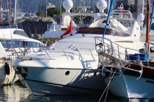 Milyon dolarlık yatla umuda yolculuk