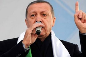 "Sizin kardeşliğiniz, elinde molotofla dolaşanlara karşı mı? "