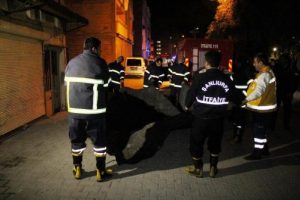 İntiharı polis &ouml;nledi