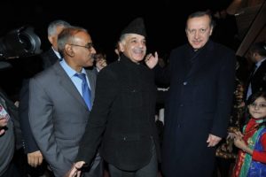 Erdoğan havai fişeklerle karşılandı