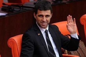 CHP'de Hakan Ş&uuml;k&uuml;r krizi