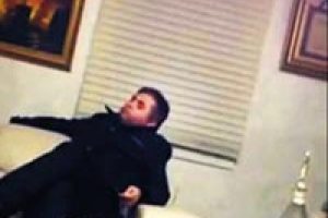 Tespihli polis bakın kim &ccedil;ıktı?