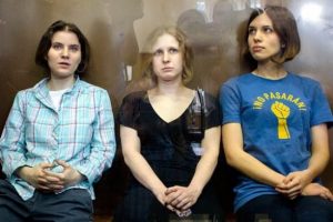 Pussy Riot &uuml;yelerinden birine tahliye