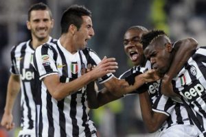 Juventus d&ouml;rt k&ouml;şe!
