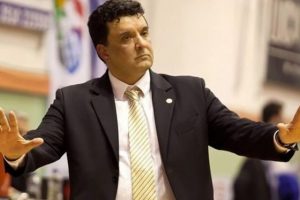 Anadolu Efes'e Yunan teknik adam