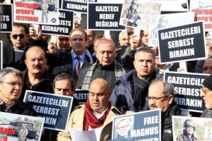 Suriye'de ka&ccedil;ırılan Ayg&uuml;n i&ccedil;in eylem yaptılar