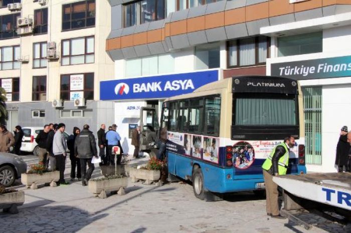 Facia ucuz atlatıldı