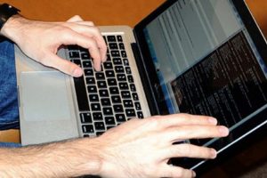 Başkanlık sitesinde saldıran hackere 1,6 yıl hapis cezası verildi