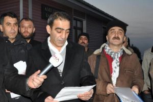 Maden iş&ccedil;ileri isyan etti