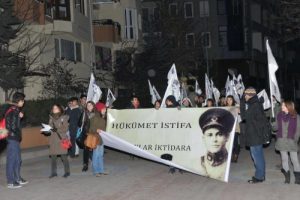 'H&uuml;k&uuml;met İstifa Kubilaylar iktidara'